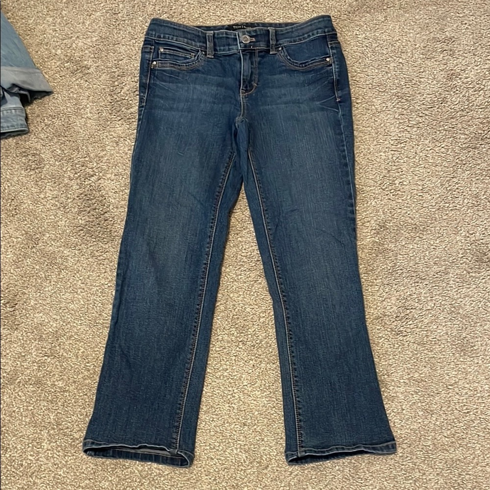 White House black market cropped Jeans with back pocket detail